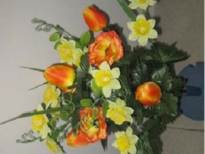 Narcise, tulipani, anemona v šopku x14