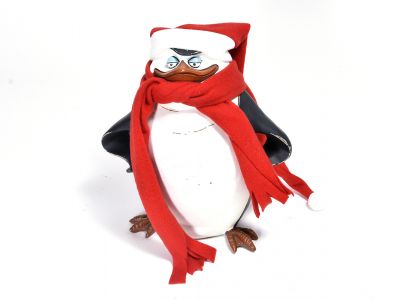Pingvin s šalom in kapuco 22,5x14,5x23,5cm
